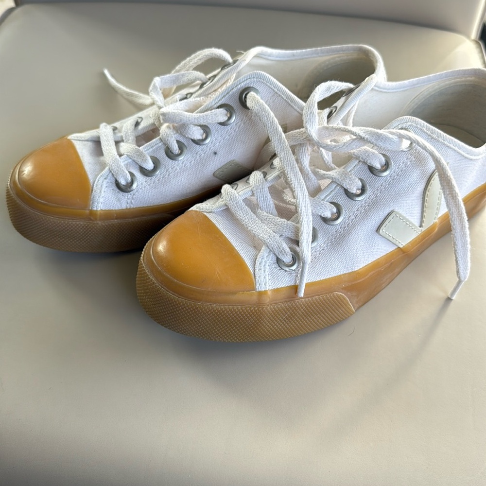 Veja wata canvas sneakers